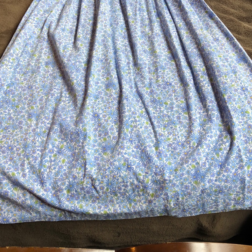 Daisy Blue - Picture 4 of 7